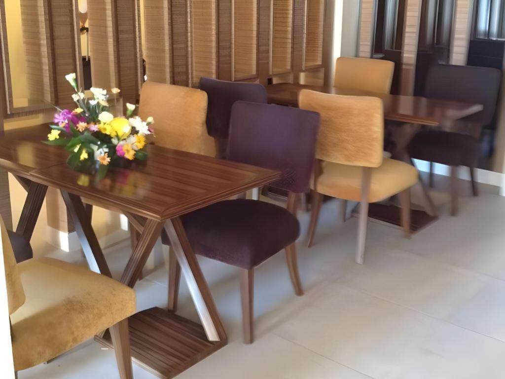 Honey Lodge Pattaya Εξωτερικό φωτογραφία