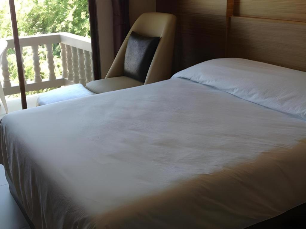 Honey Lodge Pattaya Εξωτερικό φωτογραφία