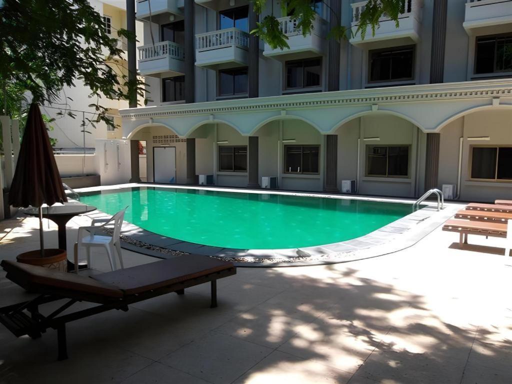 Honey Lodge Pattaya Εξωτερικό φωτογραφία