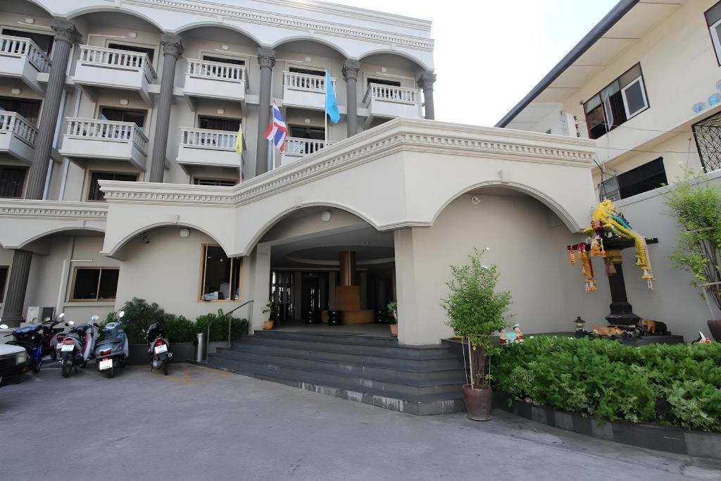 Honey Lodge Pattaya Εξωτερικό φωτογραφία